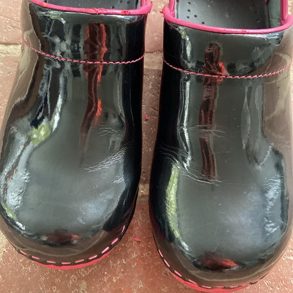 Sanita “Zenia” The Original Danish Patent Leather Clogs - Picture 11 of 15